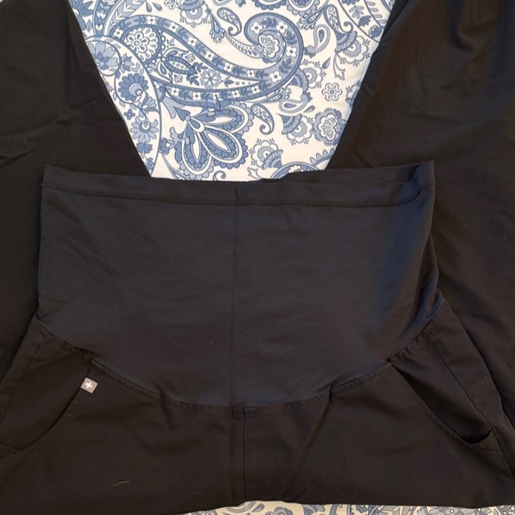 Figs Black Jogger Pants - Picture 3 of 4